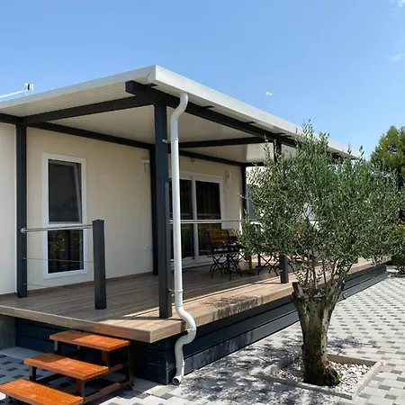 Mobile House Kastanjola 比奥格勒·纳·莫鲁