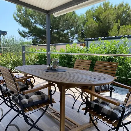 Mobile House Kastanjola 펜션